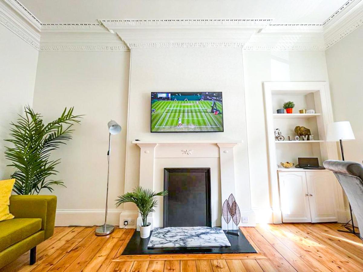 Desirable 2 Bed Apt Near Edinburgh Castle Екстер'єр фото