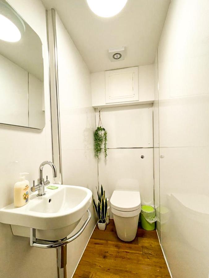Desirable 2 Bed Apt Near Edinburgh Castle Екстер'єр фото