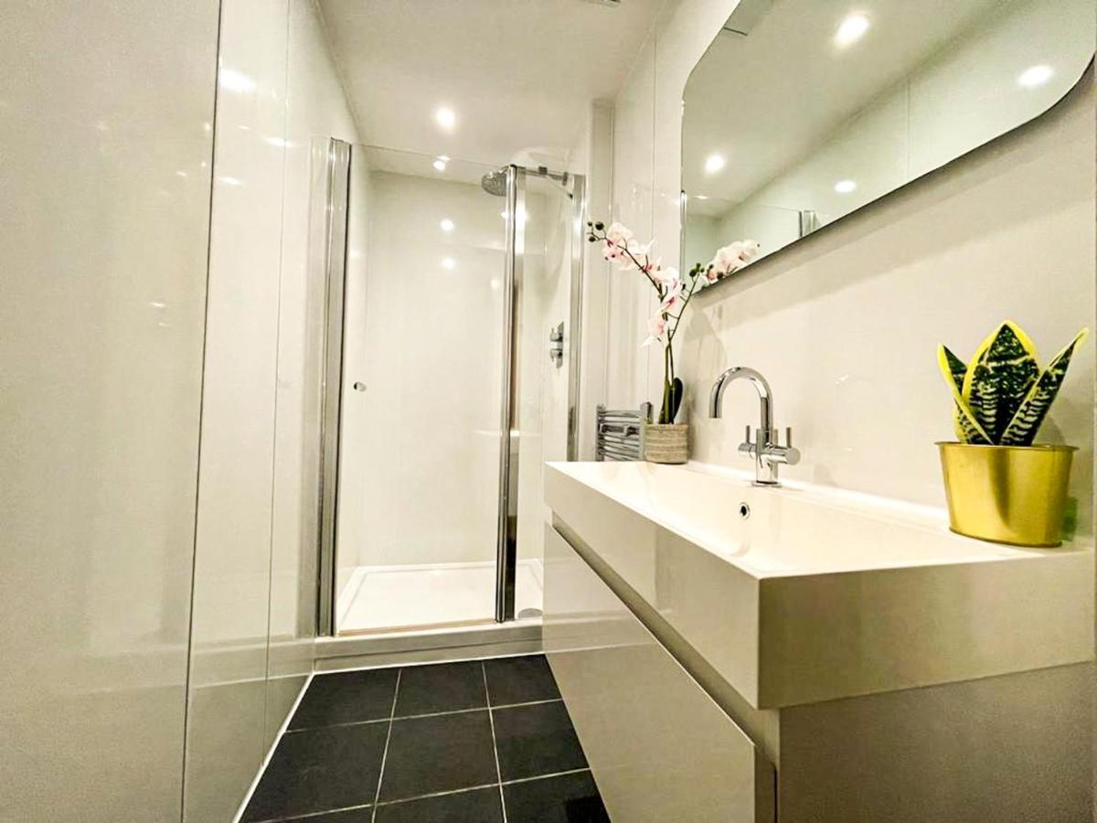 Desirable 2 Bed Apt Near Edinburgh Castle Екстер'єр фото