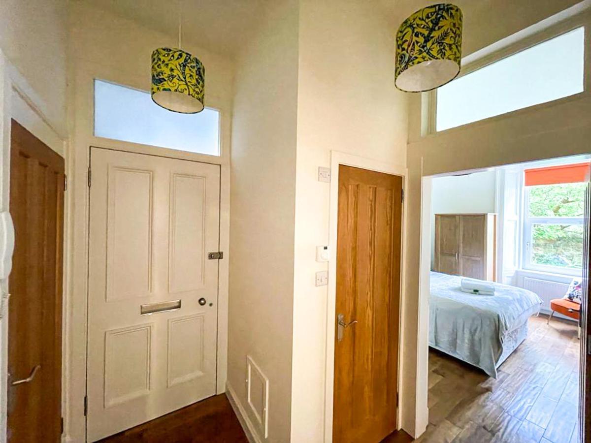 Desirable 2 Bed Apt Near Edinburgh Castle Екстер'єр фото